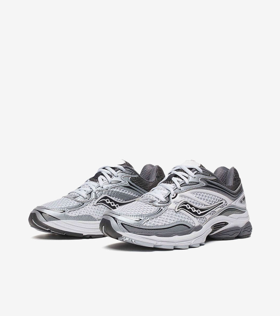 Saucony ProGrid Omni 9 Microchip 3