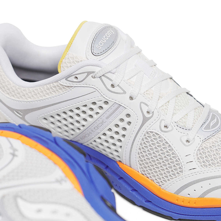 SAUCONY PROGRID TRIUMPH 4 GALAXY 8
